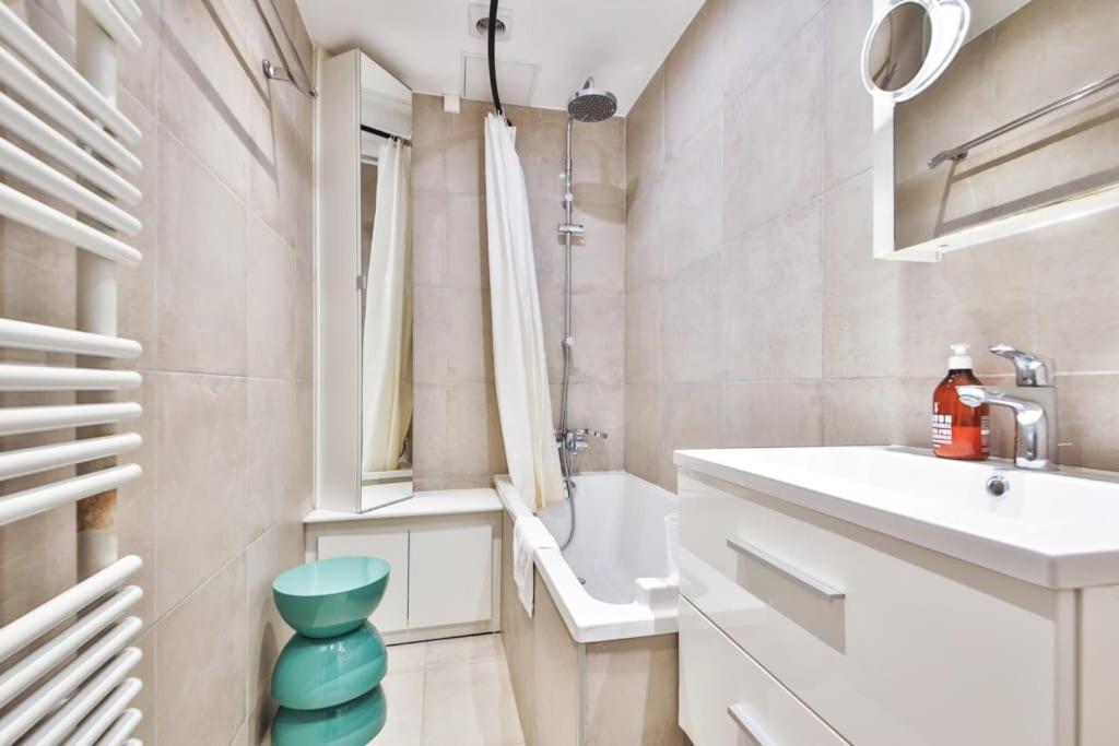 Chaleureux Au Coeur De Montmartre Appartement Parijs